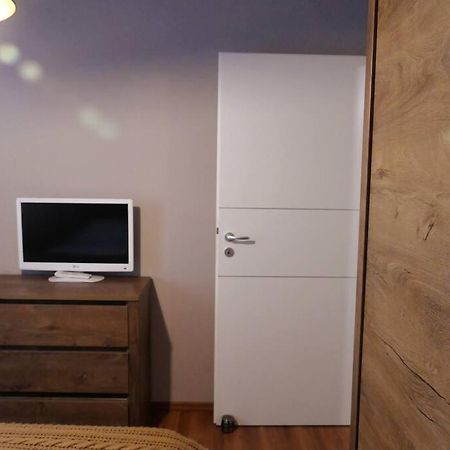 Apartament In Cartier Avantgarden Cu Semineu! Braşov Exteriör bild