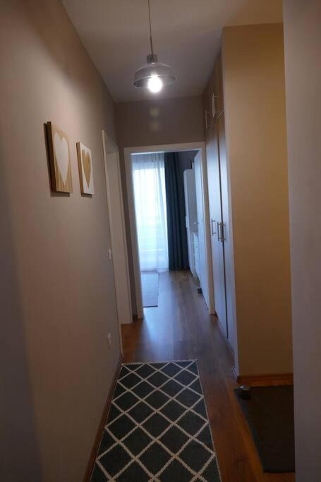 Apartament In Cartier Avantgarden Cu Semineu! Braşov Exteriör bild